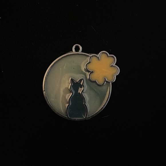 Cat flower charm - Picture 2 of 4